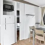 Mobile Homes Bijela Uvala Vacanceselect פארק נופש 4*