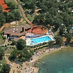 Mobile Homes Bijela Uvala Vacanceselect 4* פורץ