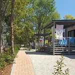 פארק נופש Mobile Homes Bijela Uvala Vacanceselect פורץ