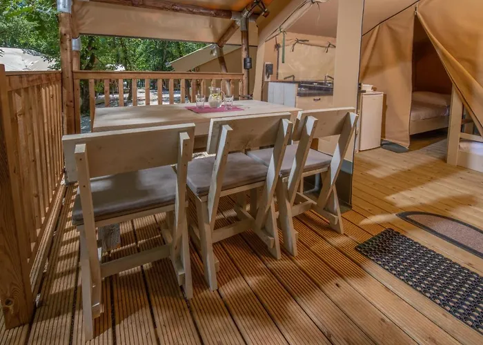 Mobile Homes Bijela Uvala Vacanceselect ホリデーパーク