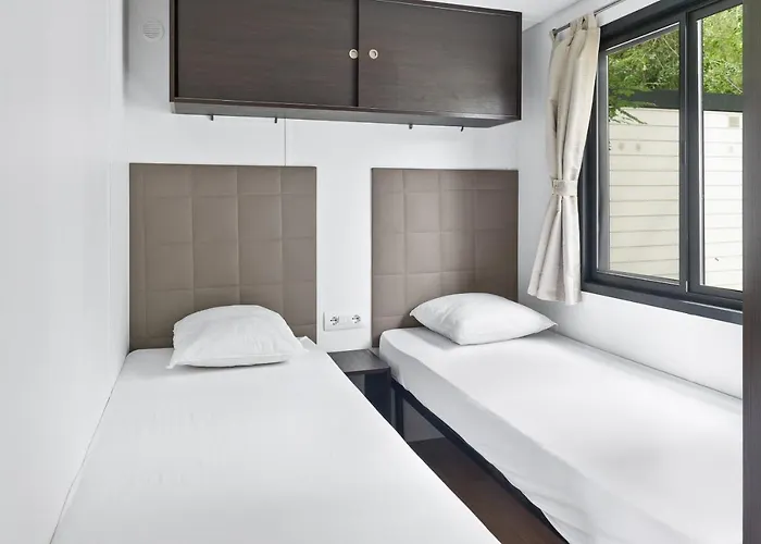 Mobile Homes Bijela Uvala Vacanceselect ホリデーパーク