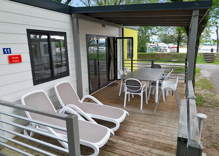 Mobile Homes Bijela Uvala Vacanceselect ホリデーパーク ポレッチ