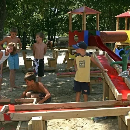 Kompleks wypoczynkowy Mobile Homes Bijela Uvala Vacanceselect