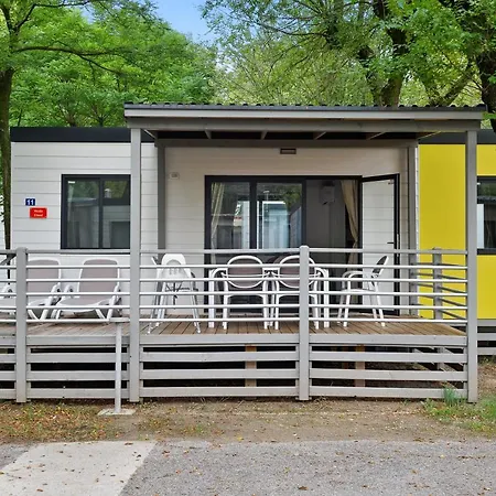 Prázdninový areál Mobile Homes Bijela Uvala Vacanceselect 4*