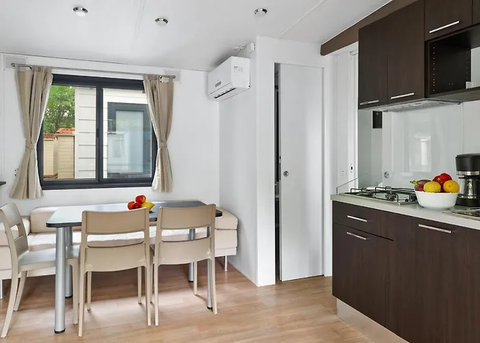 Prázdninový areál Mobile Homes Bijela Uvala Vacanceselect 4*