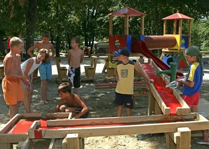 Prázdninový areál Mobile Homes Bijela Uvala Vacanceselect